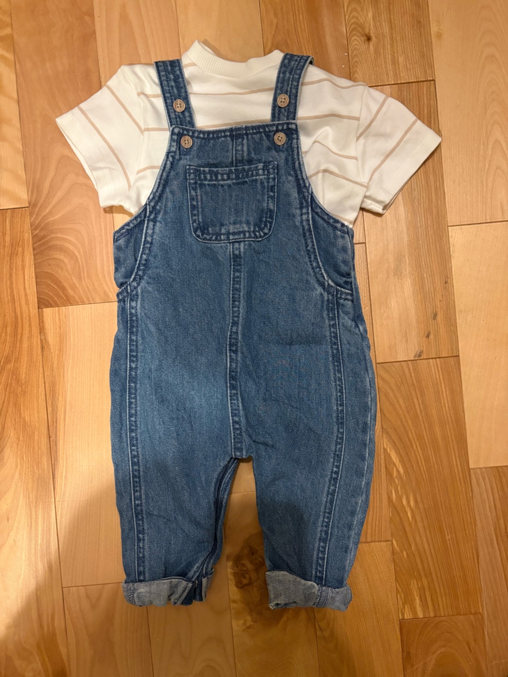 Mamas & Papas 2-piece cotton rich T-shirt and dungaree overalls, size 3-6m